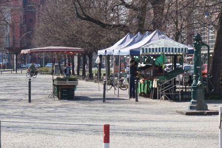 Wochenmarkt Breite Straße Mittelpromenade