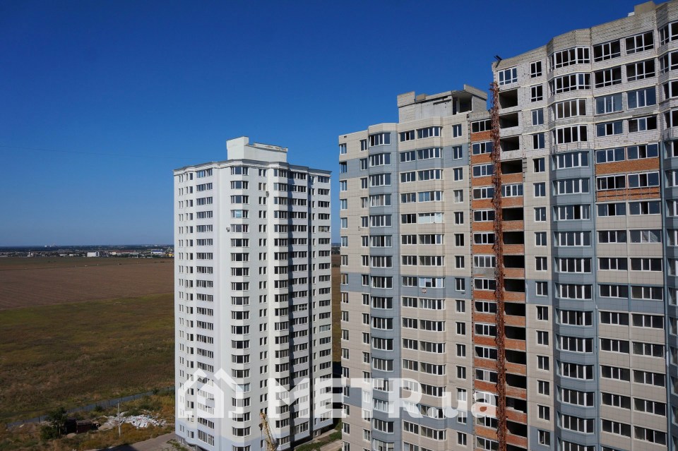 Фото долгосроя на Парусной 18 в Черноморске