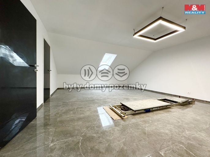 Pronájem, Byt 2+1, Velešín