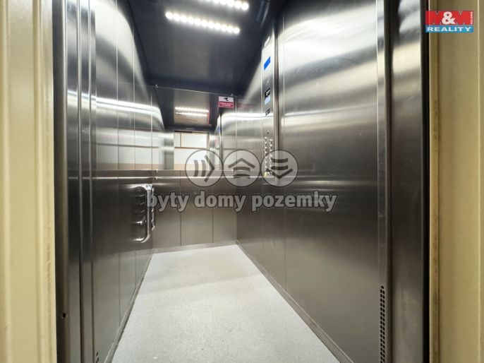 Prodej, Byt 1+kk, Karlovy Vary