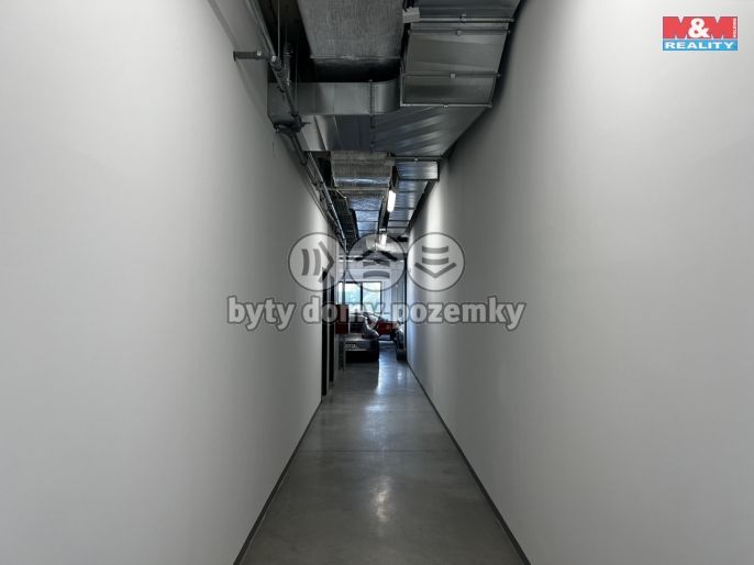 Pronájem, Obchod a služby, Nupaky