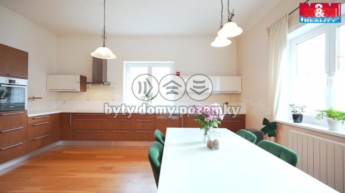 Prodej rodinného domu, 244 m², Karlovy Vary, ul.