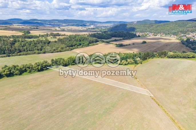 Prodej, Pole, Lochovice