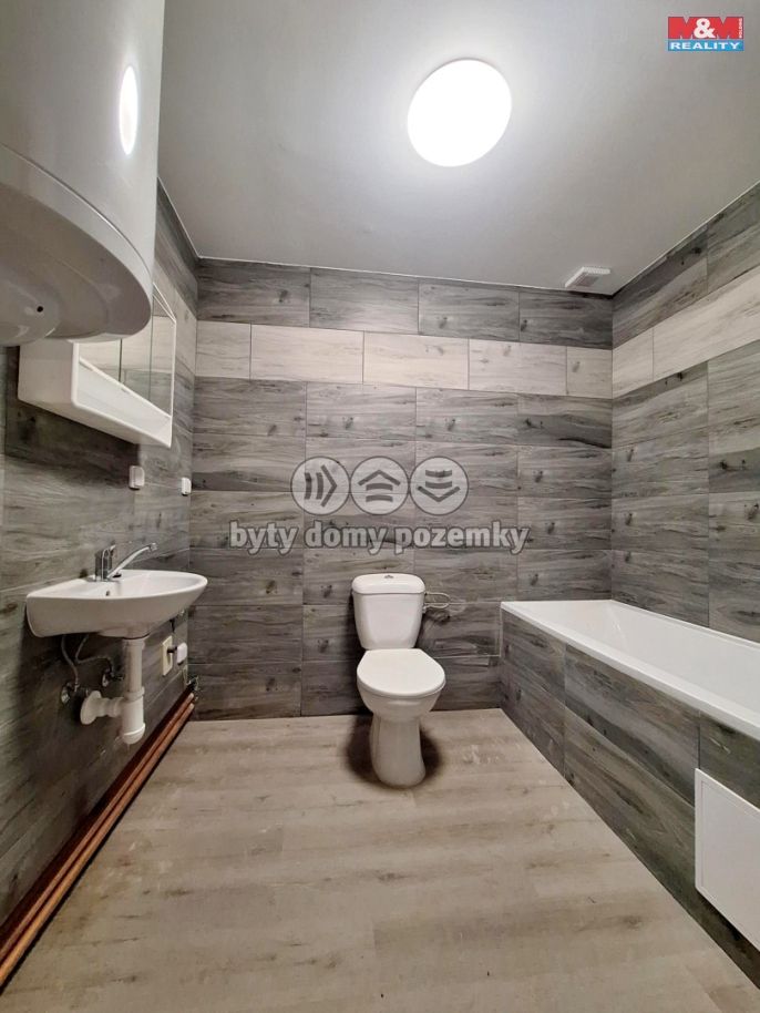 Pronájem, Byt 1+1, Úpice