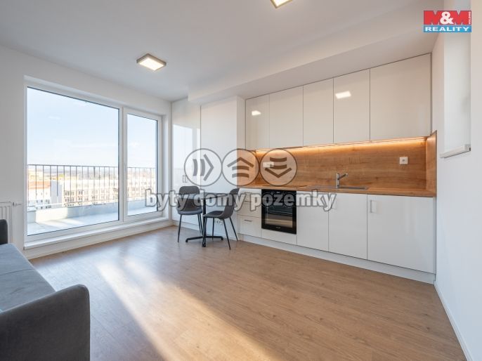 Pronájem, Byt 1+kk, Benešov