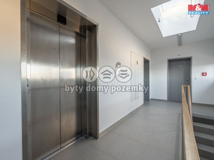 Pronájem, Byt 1+kk, Benešov