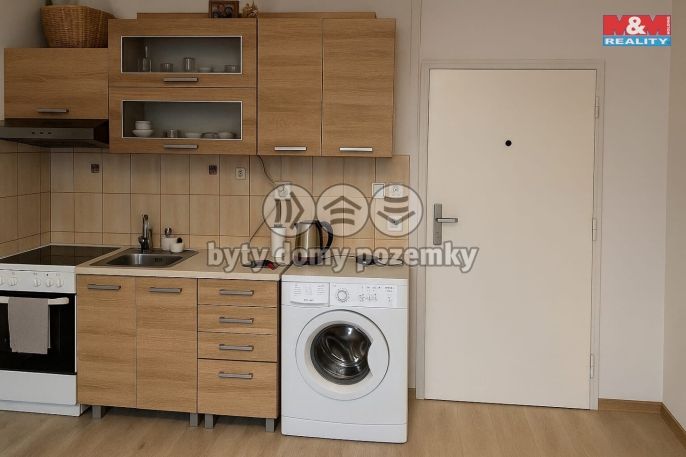 Pronájem, Byt 1+1, České Velenice