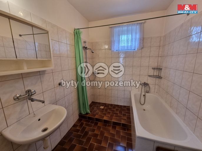 Prodej, Obchod a služby, Píšť