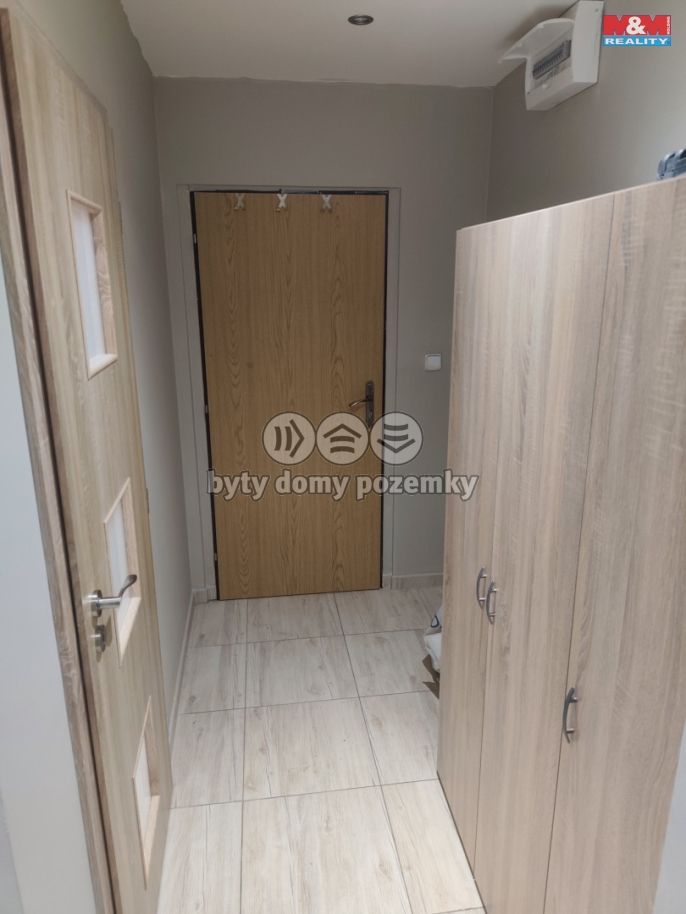 Pronájem, Byt 2+kk, Lány