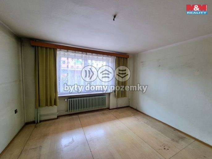 Prodej, Obchod a služby, Píšť