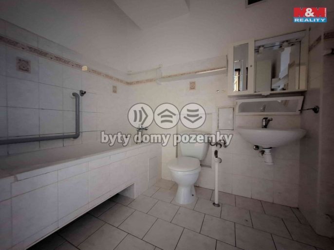 Pronájem, Byt 1+kk, Hrabyně