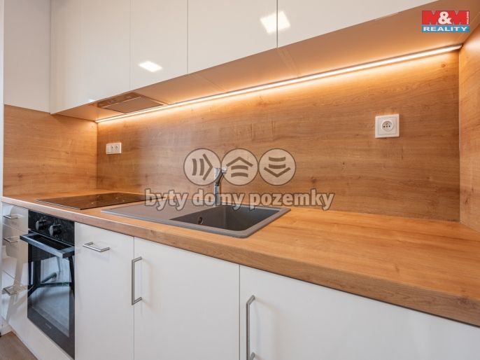 Pronájem, Byt 1+kk, Benešov