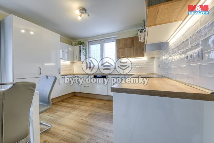 Prodej, Byt 4+kk, Vochov