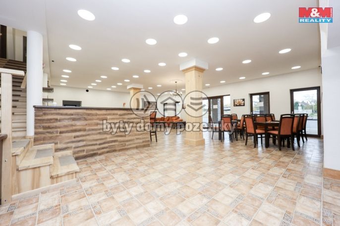 Prodej, Obchod a služby, Zvole