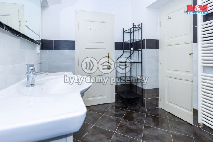 Pronájem, Byt 4+kk, Pardubice