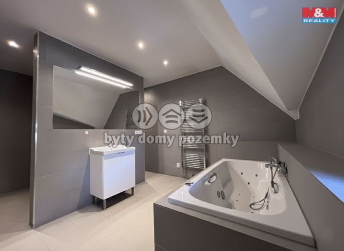 Pronájem, Byt 1+kk, Zákupy