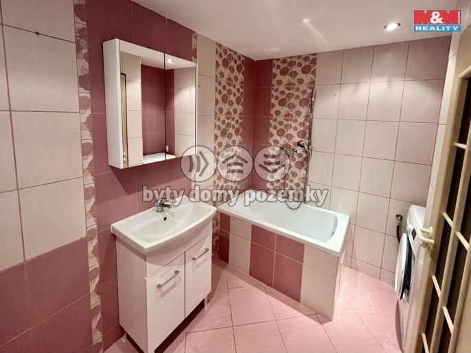 Pronájem, Byt 1+1, Pchery