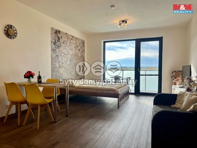 Pronájem, Byt 1+kk, Třeboň