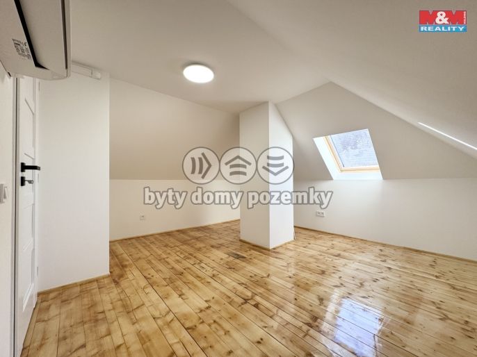 Pronájem, Byt 2+kk, Velešín