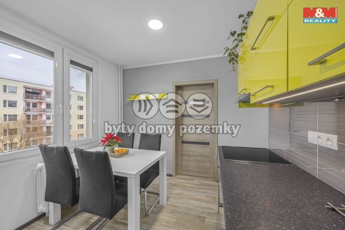 Prodej, Byt 4+1, Holice