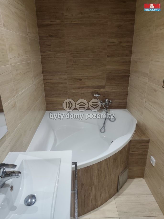 Pronájem, Byt 2+kk, Lány