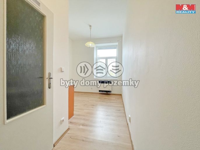 Pronájem, Byt 1+kk, Hradec Králové