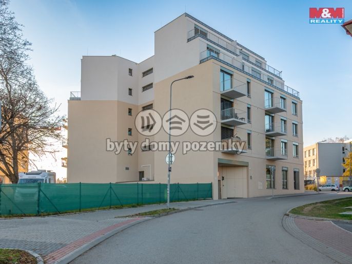 Pronájem, Byt 1+kk, Benešov