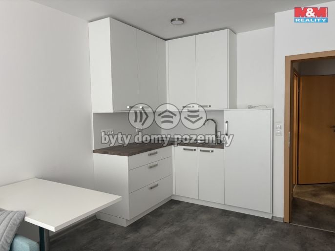 Pronájem, Byt 1+kk, Pardubice