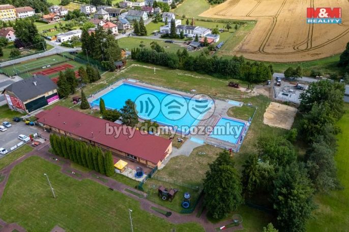 Prodej, Obchod a služby, Píšť