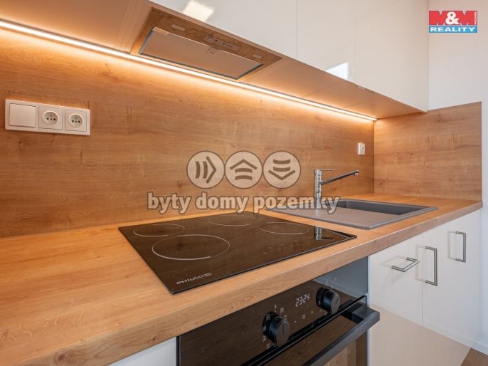 Pronájem, Byt 1+kk, Benešov