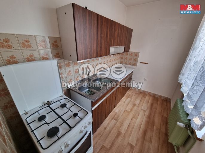 Prodej, Obchod a služby, Píšť