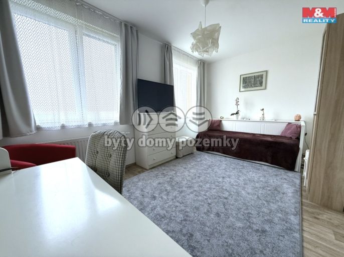 Pronájem, Byt 1+kk, Klecany