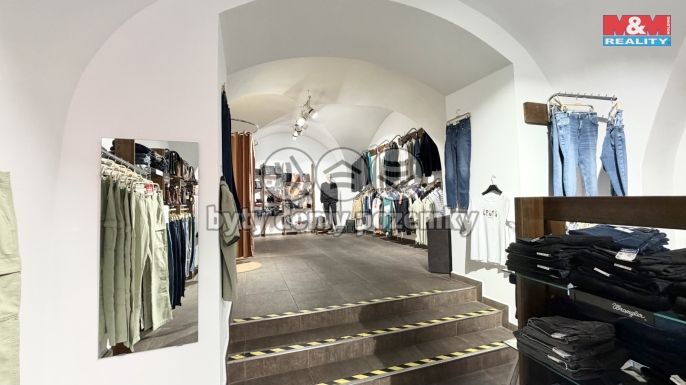 Pronájem, Obchod a služby, Louny