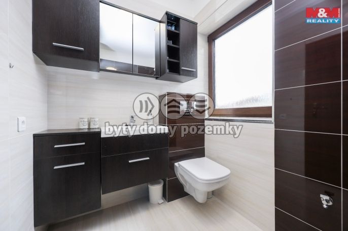 Prodej, Obchod a služby, Zvole