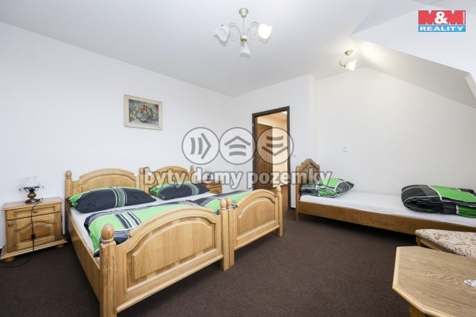 Prodej, Obchod a služby, Zvole