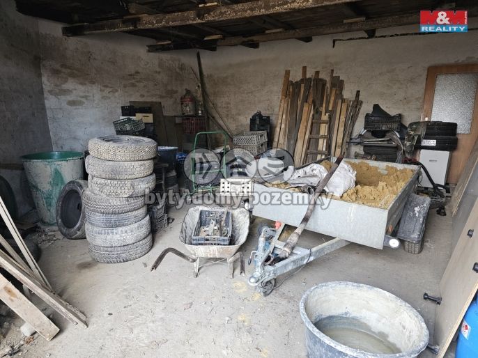 Prodej, Garáž