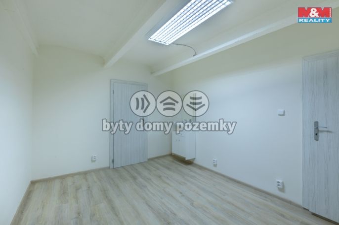 Pronájem, Obchod a služby, Louny