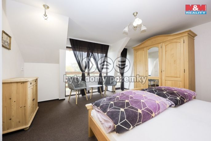 Prodej, Obchod a služby, Zvole