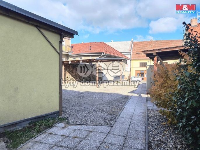Pronájem, Obchod a služby, Slaný