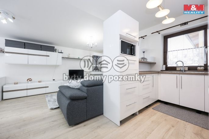 Prodej, Obchod a služby, Zvole