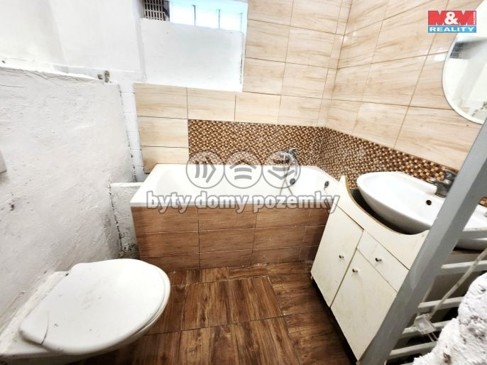 Prodej, Rodinný dům, Vroutek