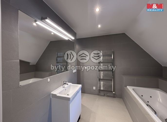 Pronájem, Byt 1+kk, Zákupy