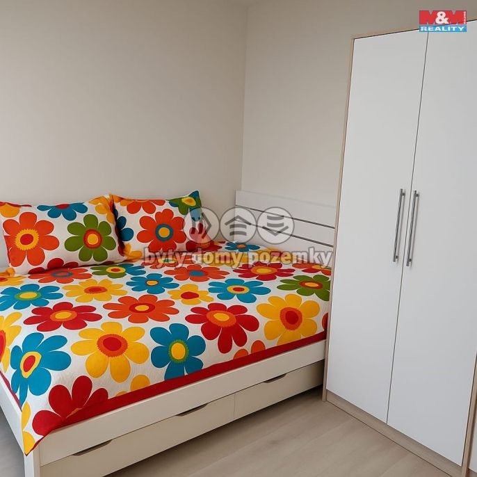 Pronájem, Byt 1+1, České Velenice