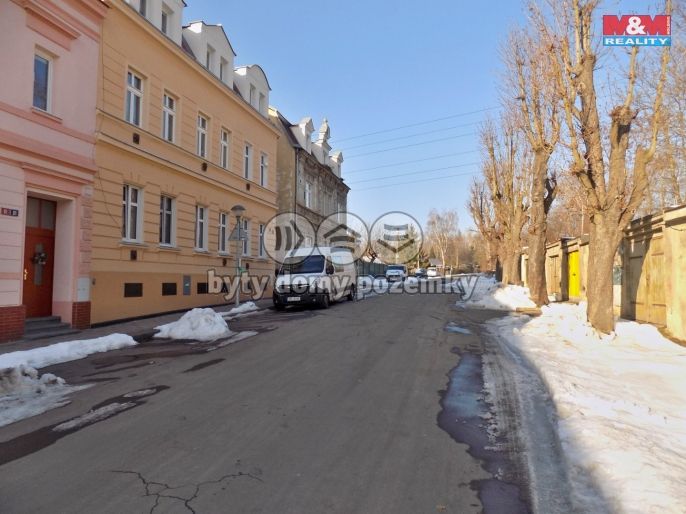 Prodej, Garáž, Újezdeček