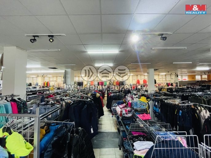 Pronájem, Obchod a služby, Most