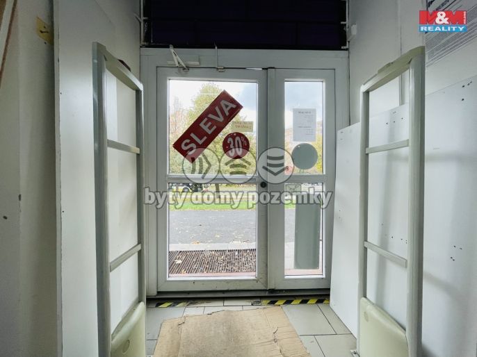 Pronájem, Obchod a služby, Most