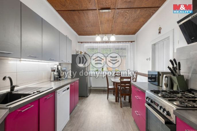 Prodej, Obchod a služby, Žlebské Chvalovice