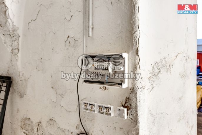 Pronájem, Sklad, Skuhrov