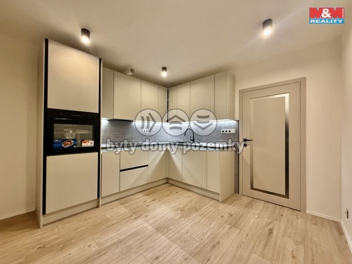 Prodej, Byt 3+1, Ostrava