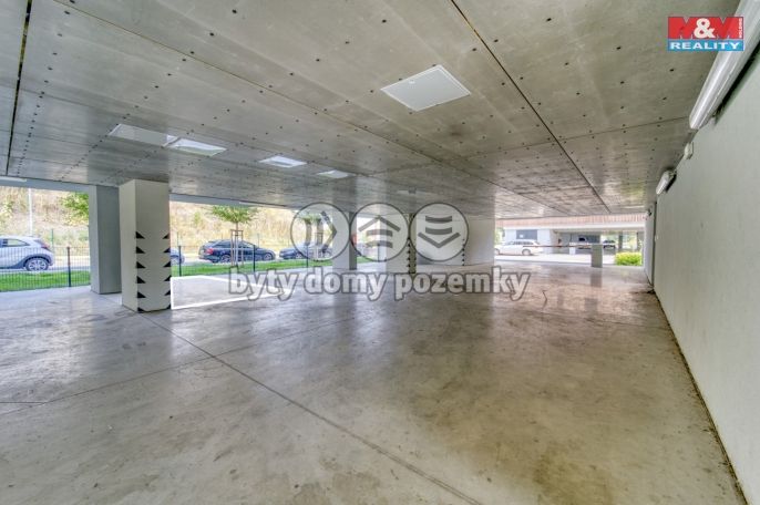 Pronájem, Garážové stání